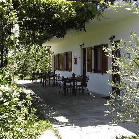 Petrouda'S Apartments Samothráki Esterno foto