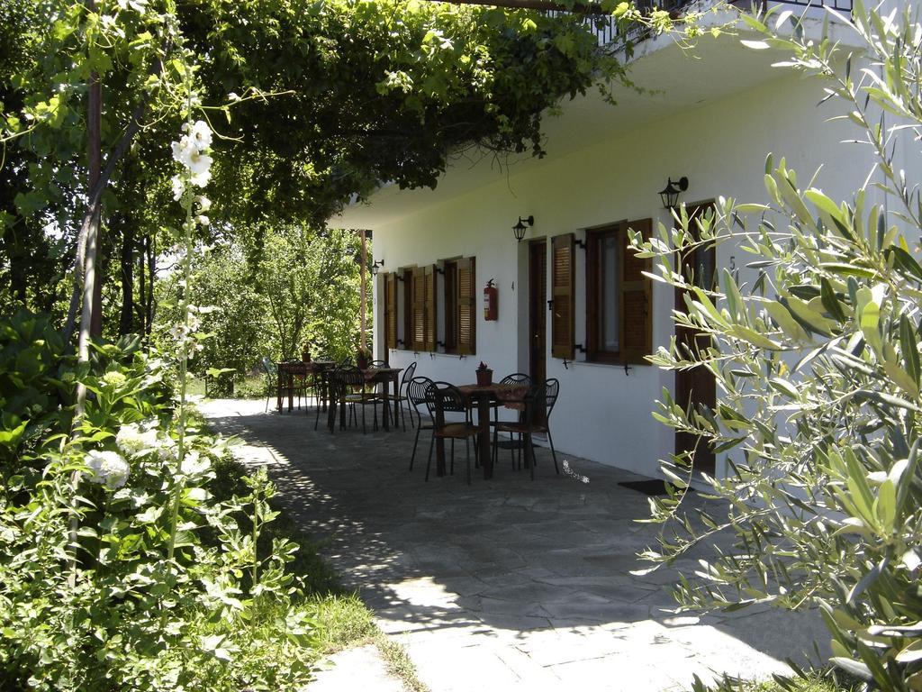 Petrouda'S Apartments Samothráki Esterno foto