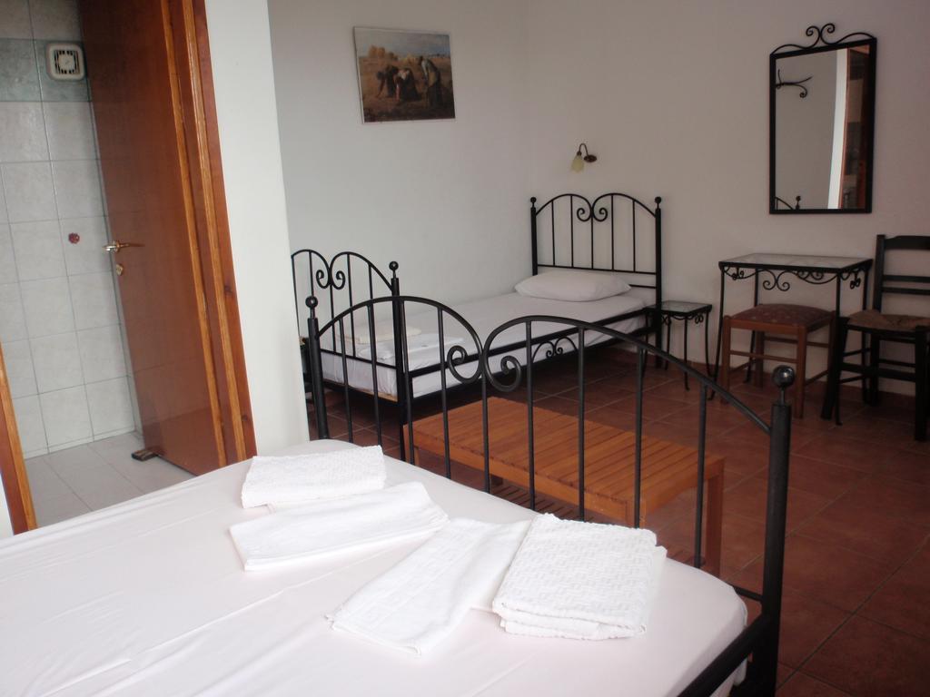 Petrouda'S Apartments Samothráki Esterno foto
